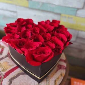 heart red roses