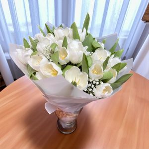 Elegant White Tulip Bouquet