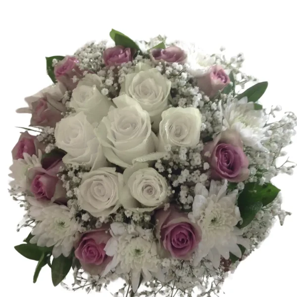white and pink rose bouquet