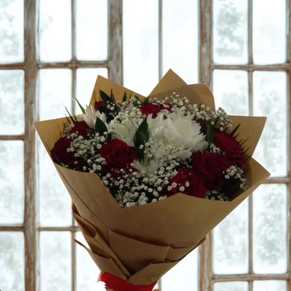 rose bouquet with baby breath